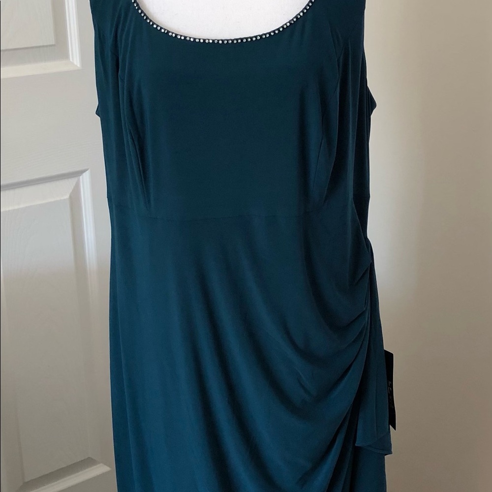 NWT Avenue Dress